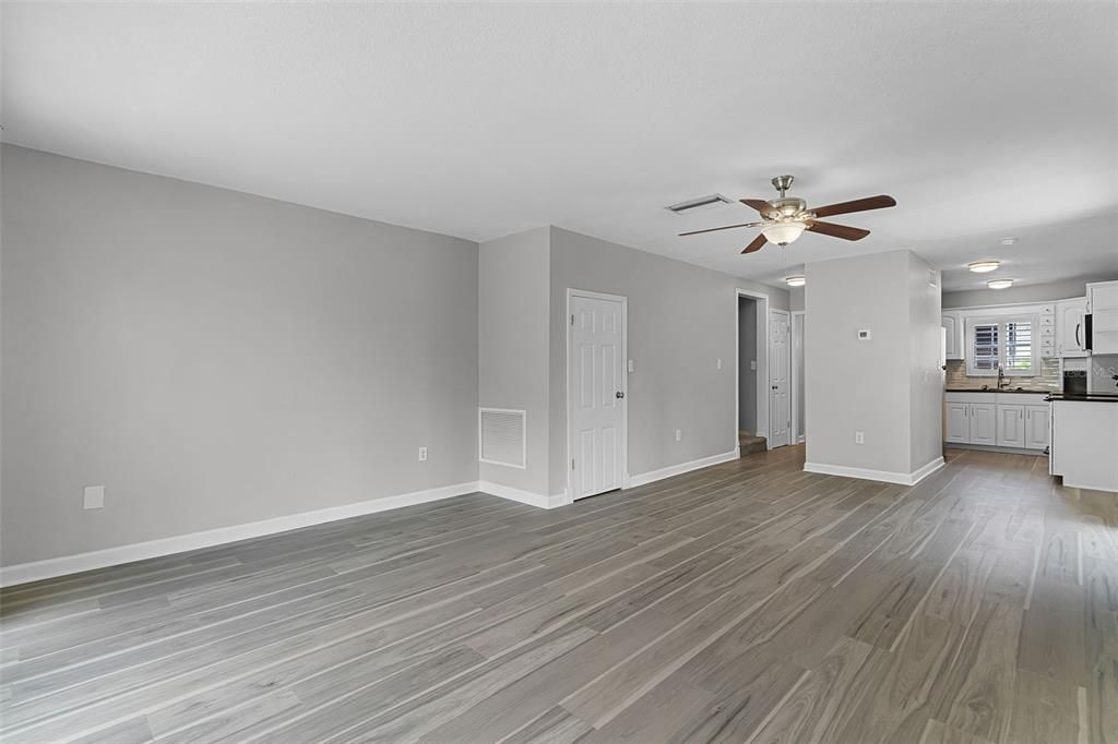 出租: $1,800 (2 贝兹, 2 浴室, 1073 平方英尺)