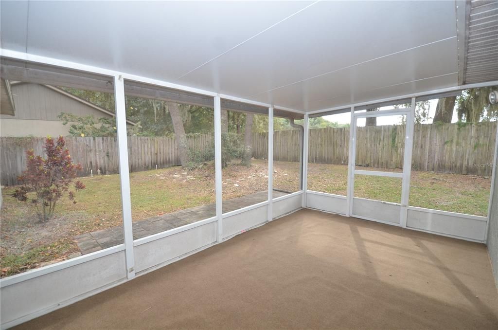 合同活跃: $2,000 (3 贝兹, 2 浴室, 1526 平方英尺)