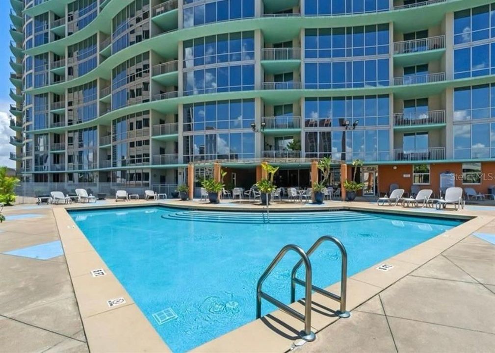 待售: $435,000 (2 贝兹, 2 浴室, 1165 平方英尺)