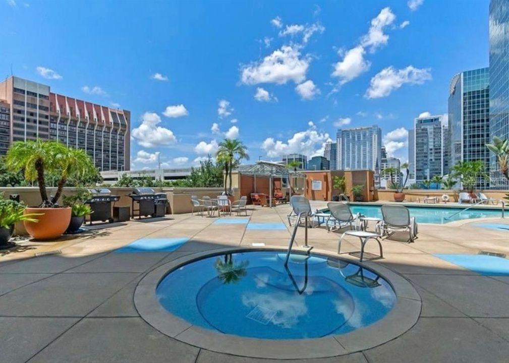 待售: $435,000 (2 贝兹, 2 浴室, 1165 平方英尺)