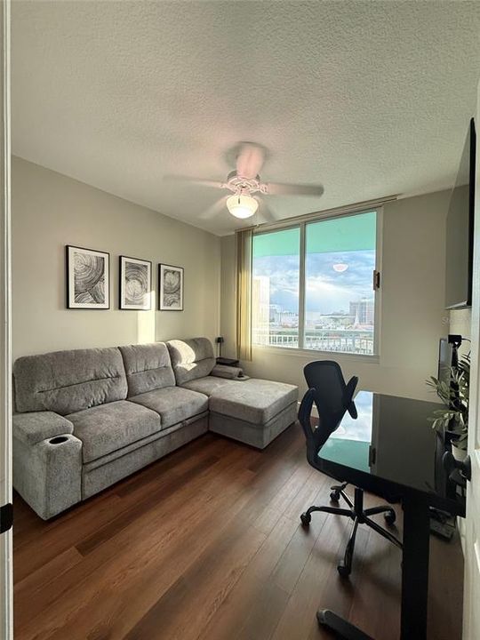 待售: $435,000 (2 贝兹, 2 浴室, 1165 平方英尺)