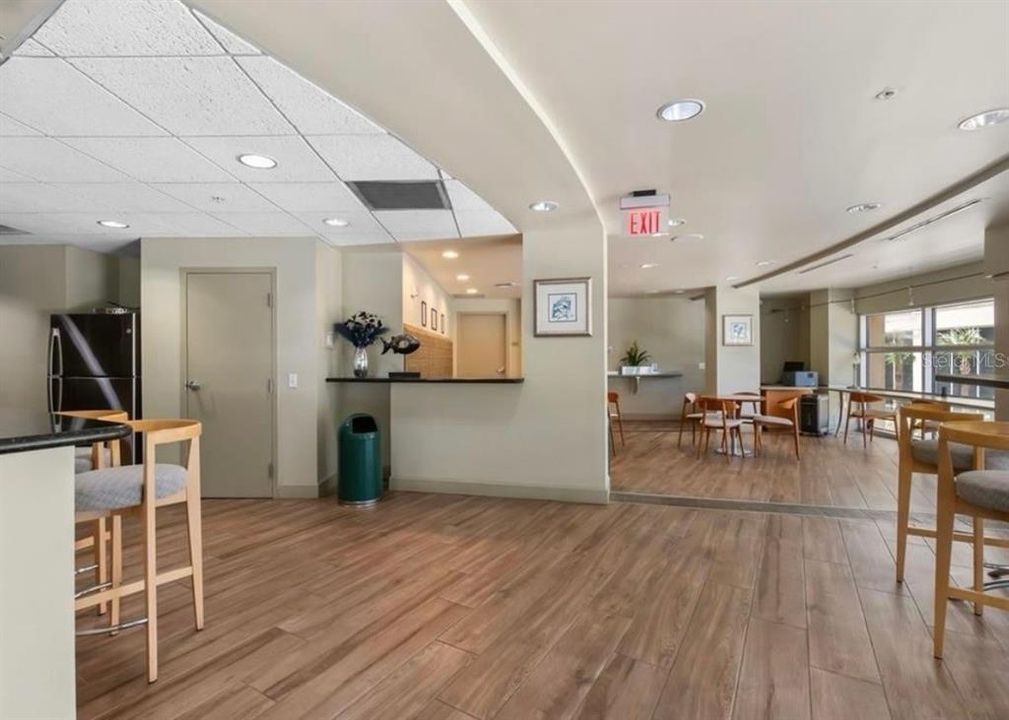 待售: $435,000 (2 贝兹, 2 浴室, 1165 平方英尺)