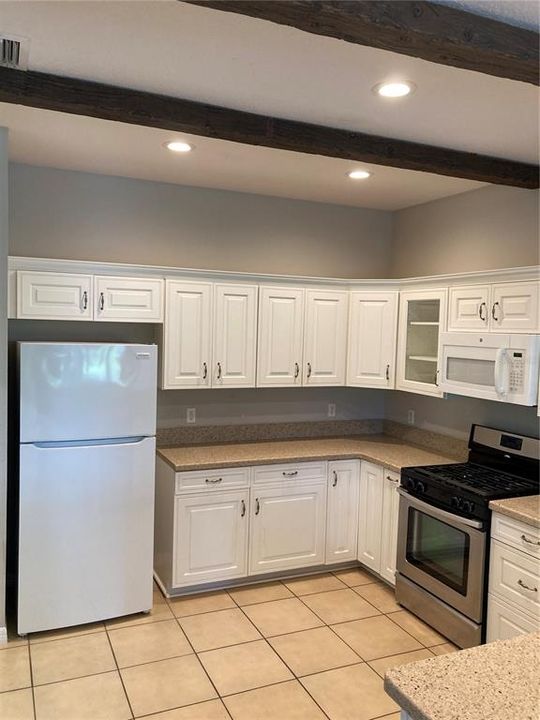 В аренду: $2,000 (3 спален, 2 ванн, 1825 Квадратных фут)