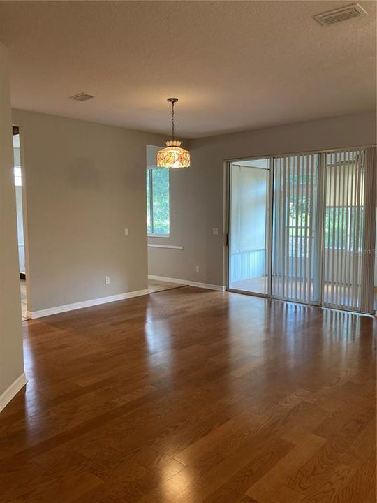 В аренду: $2,000 (3 спален, 2 ванн, 1825 Квадратных фут)