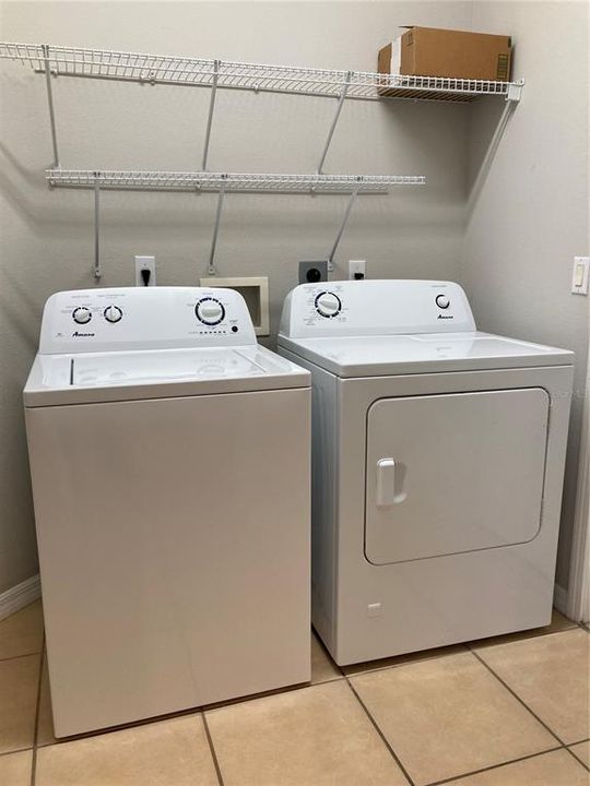 В аренду: $2,000 (3 спален, 2 ванн, 1825 Квадратных фут)