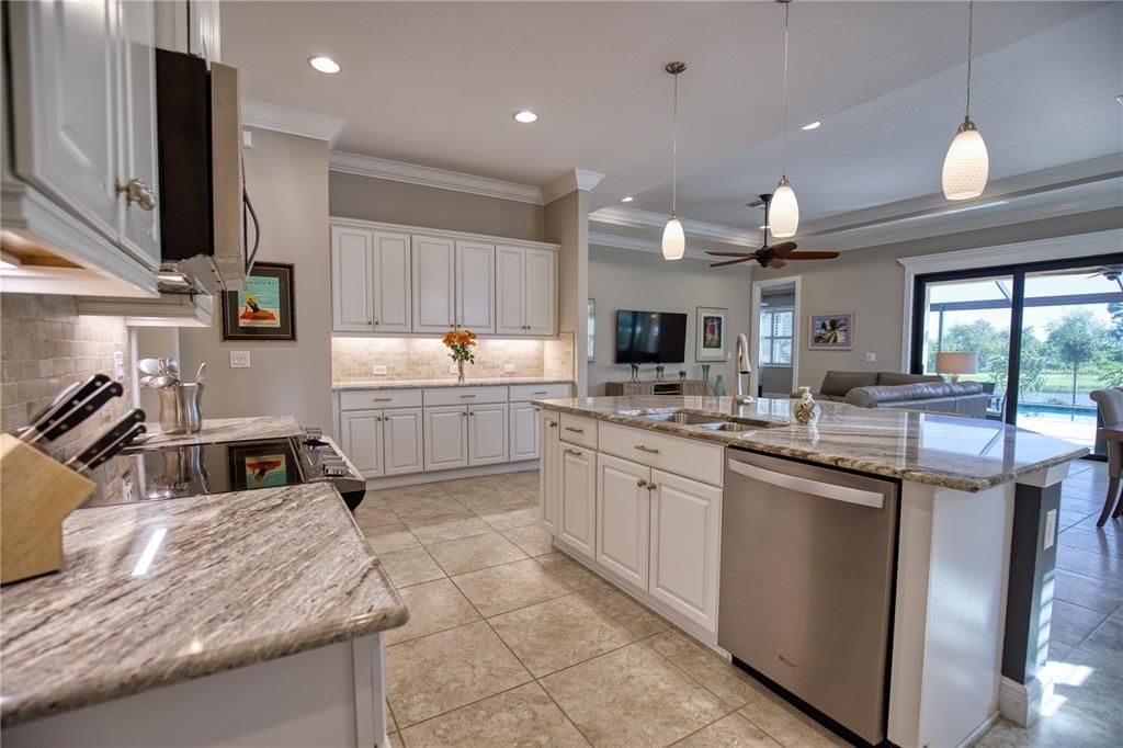 For Sale: $779,000 (4 beds, 3 baths, 2386 Square Feet)