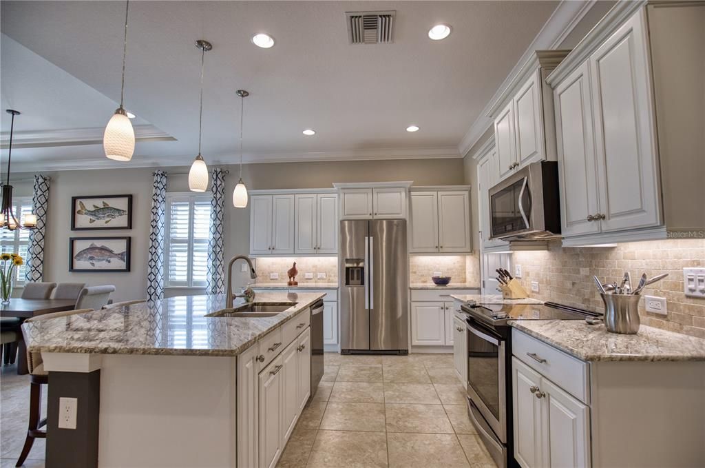 For Sale: $779,000 (4 beds, 3 baths, 2386 Square Feet)