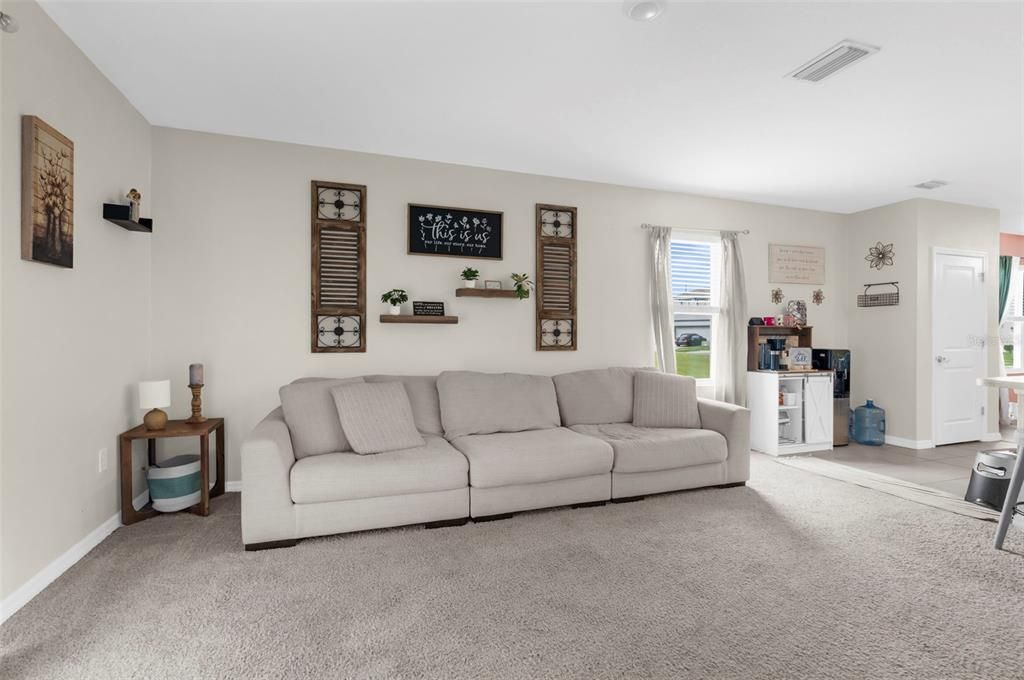 Activo con contrato: $269,900 (3 camas, 2 baños, 1535 Pies cuadrados)