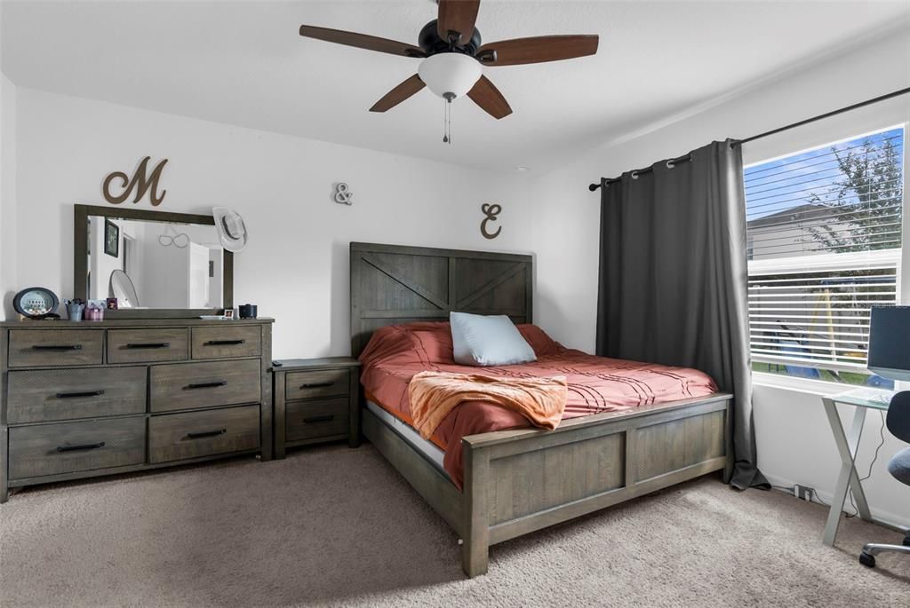 Activo con contrato: $269,900 (3 camas, 2 baños, 1535 Pies cuadrados)