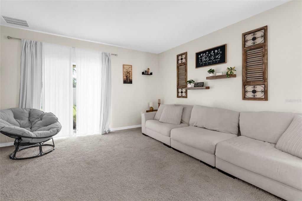 Activo con contrato: $269,900 (3 camas, 2 baños, 1535 Pies cuadrados)