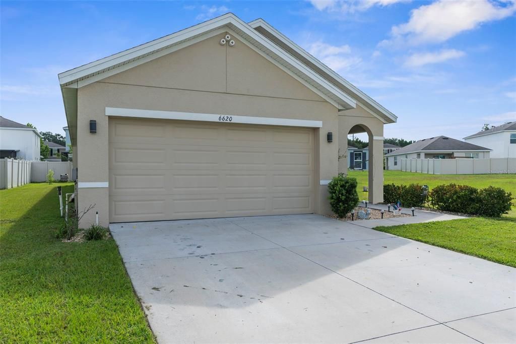 Activo con contrato: $269,900 (3 camas, 2 baños, 1535 Pies cuadrados)