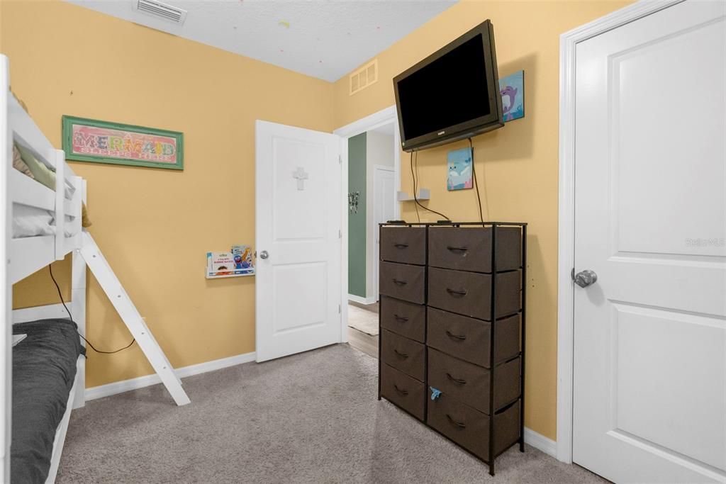 Activo con contrato: $269,900 (3 camas, 2 baños, 1535 Pies cuadrados)