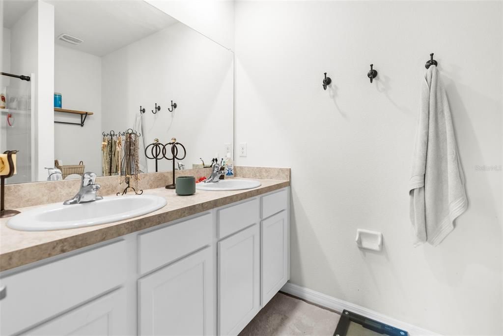 Activo con contrato: $269,900 (3 camas, 2 baños, 1535 Pies cuadrados)