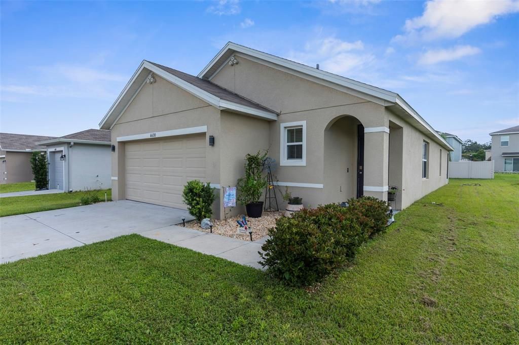 Activo con contrato: $269,900 (3 camas, 2 baños, 1535 Pies cuadrados)