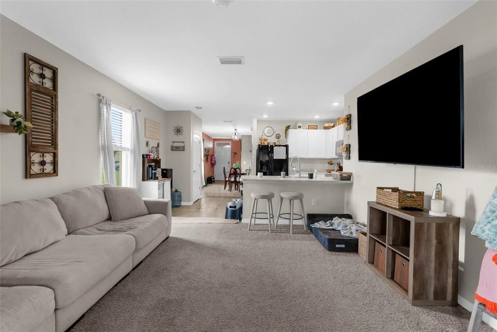 Activo con contrato: $269,900 (3 camas, 2 baños, 1535 Pies cuadrados)