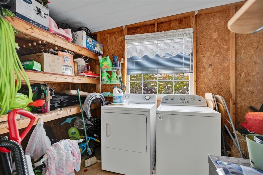 For Sale: $140,000 (2 beds, 1 baths, 672 Square Feet)