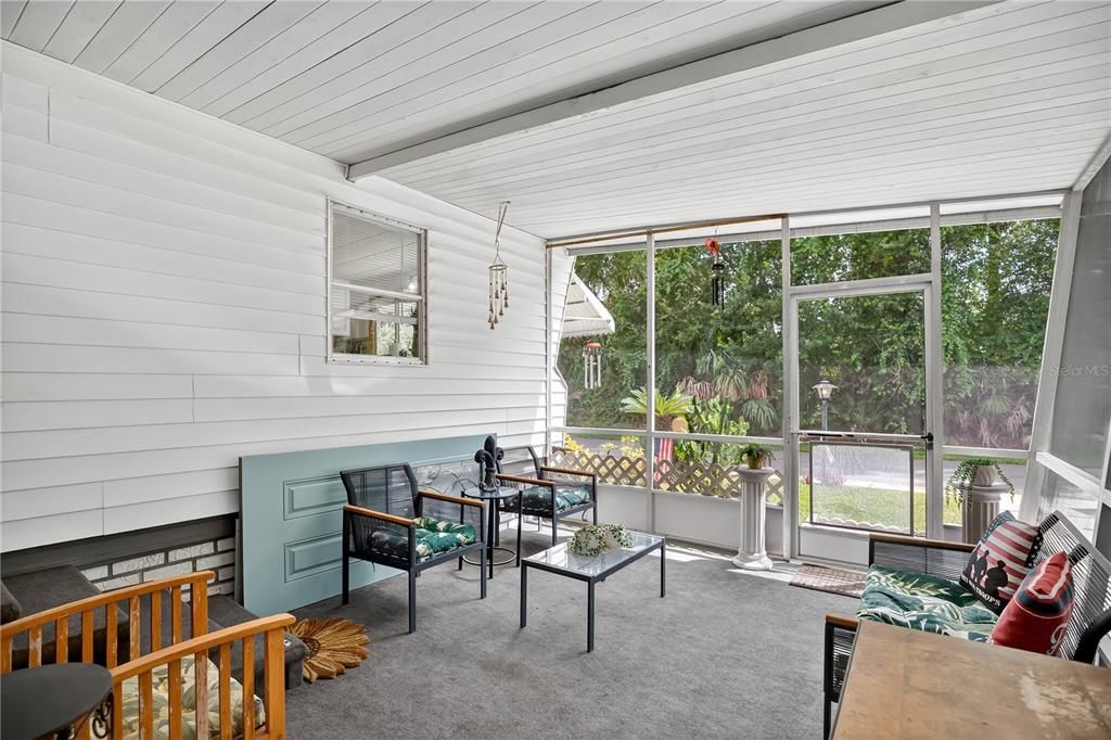 For Sale: $140,000 (2 beds, 1 baths, 672 Square Feet)