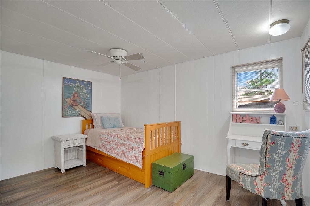 For Sale: $140,000 (2 beds, 1 baths, 672 Square Feet)