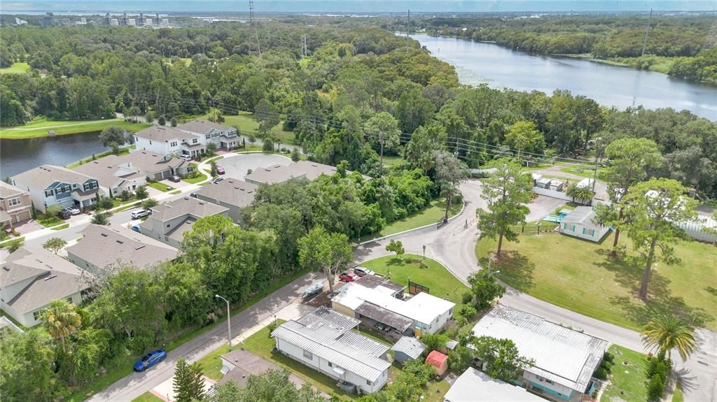 For Sale: $140,000 (2 beds, 1 baths, 672 Square Feet)