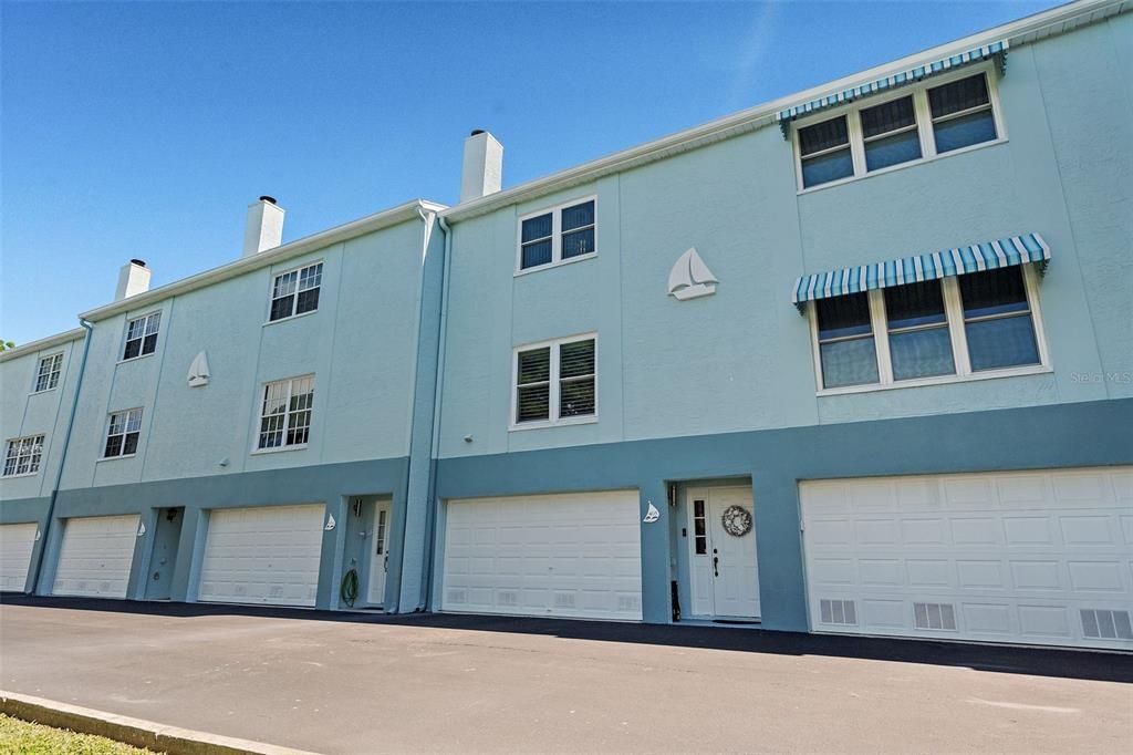 Recently Sold: $525,000 (2 beds, 2 baths, 2014 Square Feet)