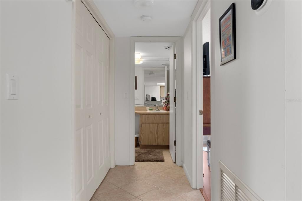 For Sale: $205,000 (2 beds, 2 baths, 1643 Square Feet)