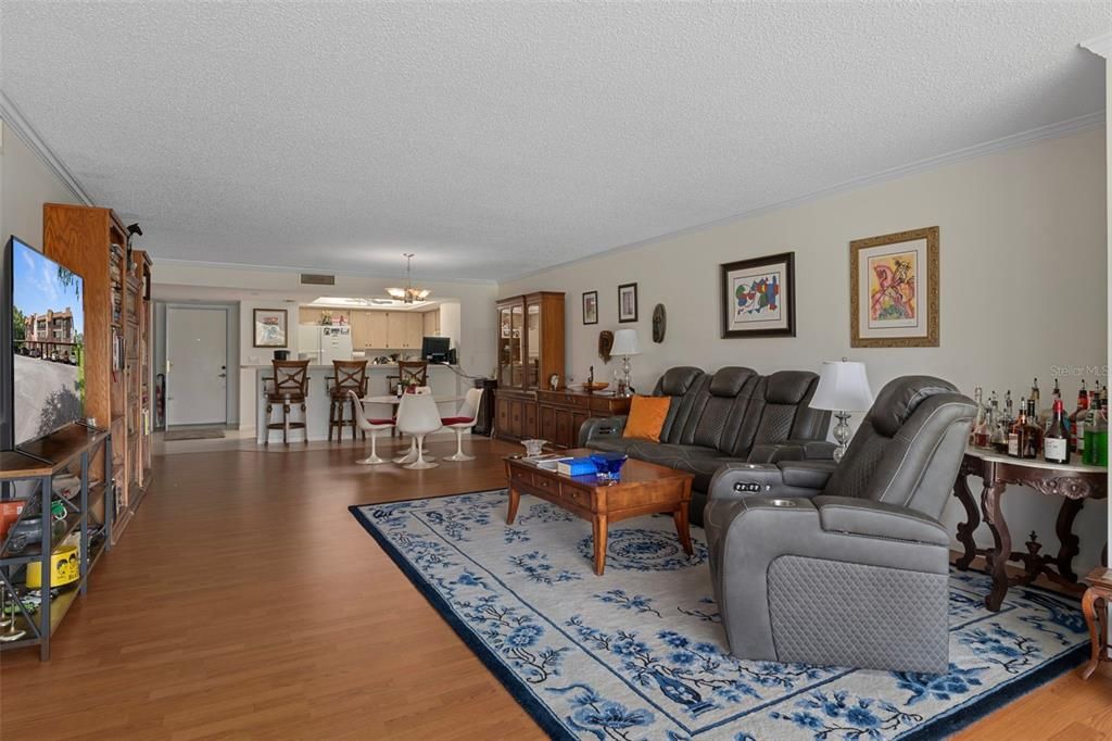 For Sale: $205,000 (2 beds, 2 baths, 1643 Square Feet)