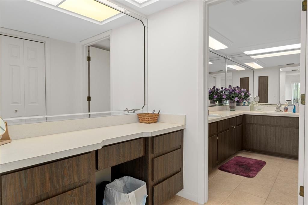 For Sale: $205,000 (2 beds, 2 baths, 1643 Square Feet)