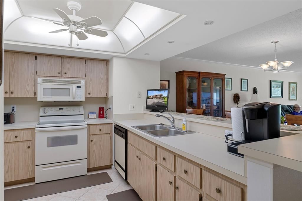 For Sale: $205,000 (2 beds, 2 baths, 1643 Square Feet)