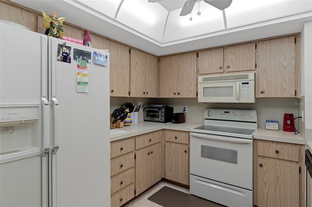 For Sale: $205,000 (2 beds, 2 baths, 1643 Square Feet)