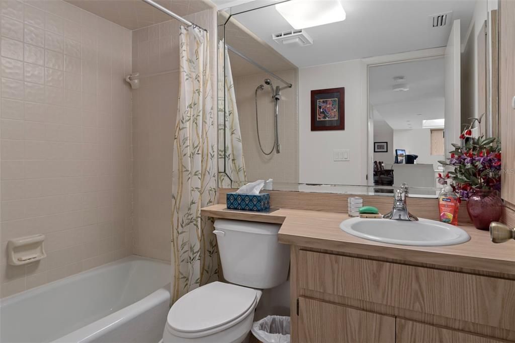 For Sale: $205,000 (2 beds, 2 baths, 1643 Square Feet)