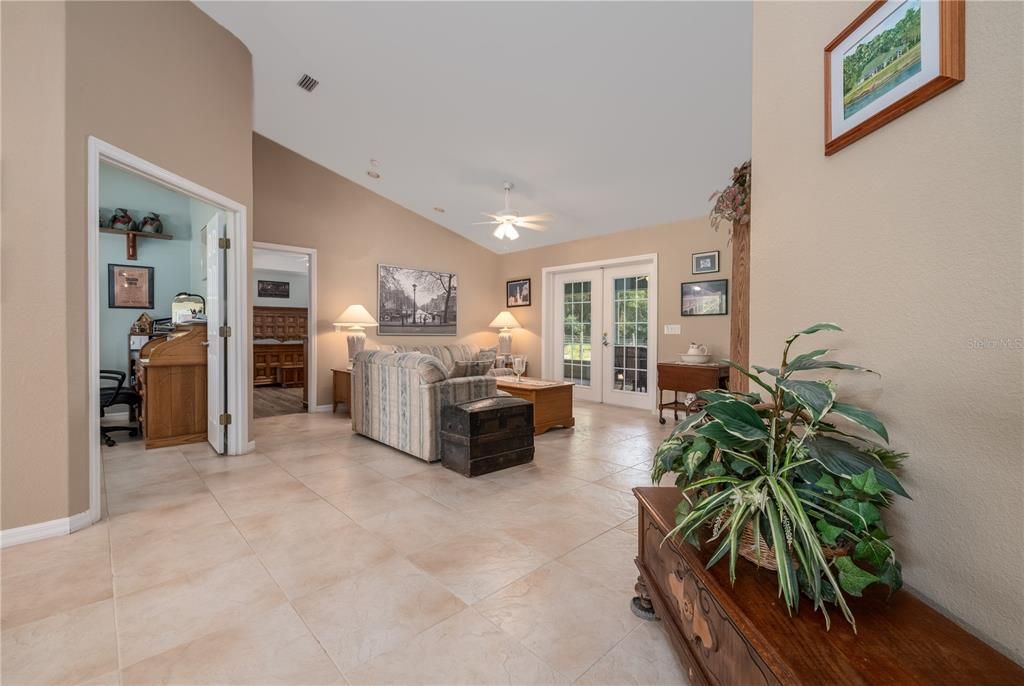 En Venta: $958,000 (3 camas, 2 baños, 2764 Pies cuadrados)