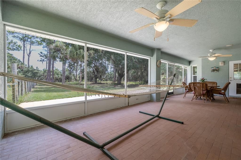 En Venta: $958,000 (3 camas, 2 baños, 2764 Pies cuadrados)