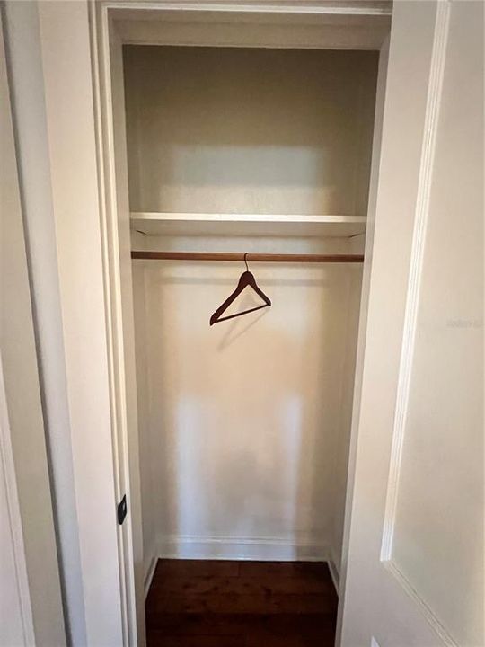 合同活跃: $214,468 (2 贝兹, 1 浴室, 1112 平方英尺)