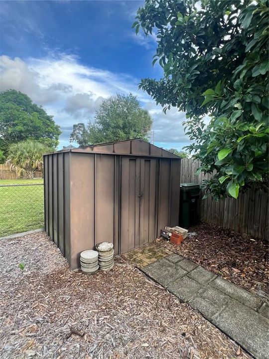 合同活跃: $214,468 (2 贝兹, 1 浴室, 1112 平方英尺)