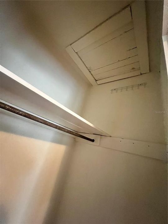 合同活跃: $214,468 (2 贝兹, 1 浴室, 1112 平方英尺)