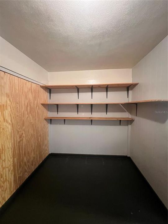 合同活跃: $214,468 (2 贝兹, 1 浴室, 1112 平方英尺)