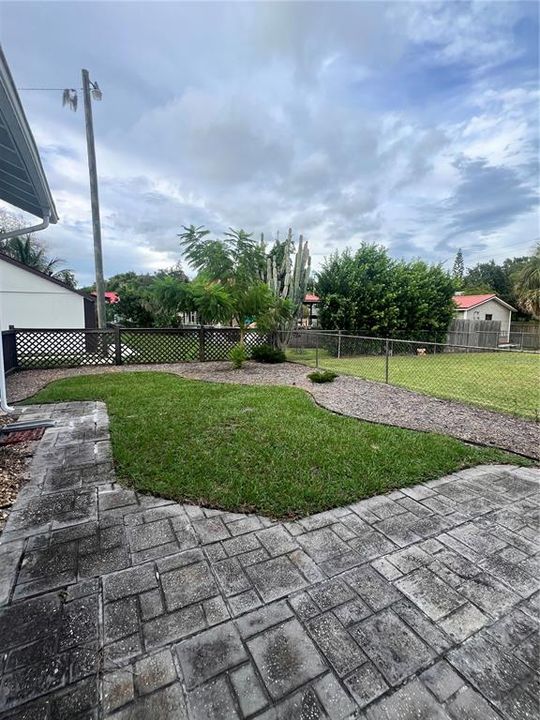 合同活跃: $214,468 (2 贝兹, 1 浴室, 1112 平方英尺)