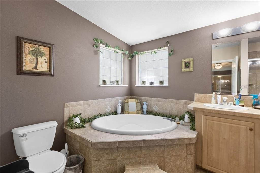 For Sale: $234,900 (4 beds, 3 baths, 2108 Square Feet)