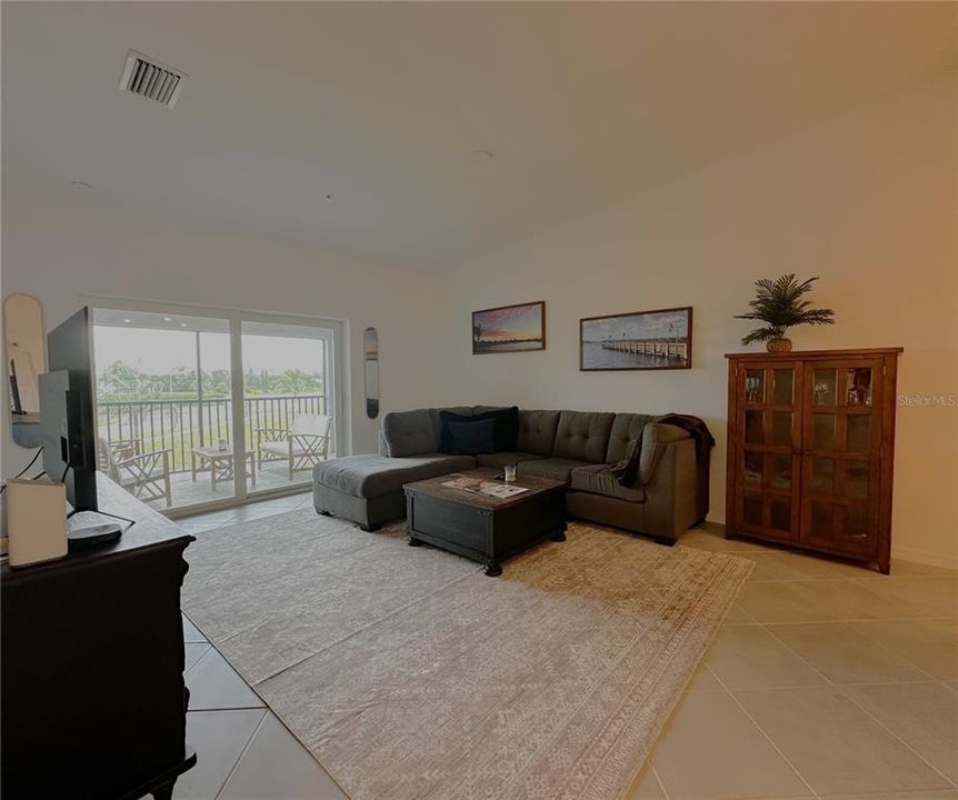 For Rent: $5,000 (2 beds, 2 baths, 1355 Square Feet)