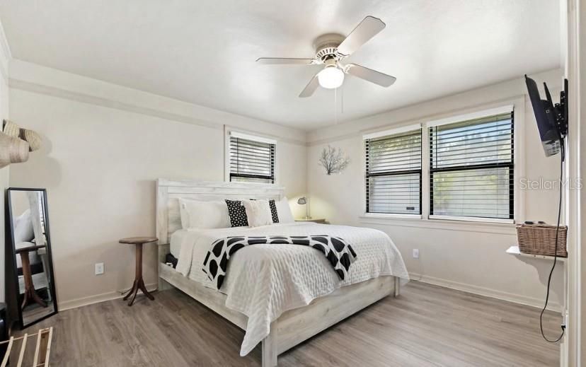 待售: $675,500 (4 贝兹, 2 浴室, 1787 平方英尺)