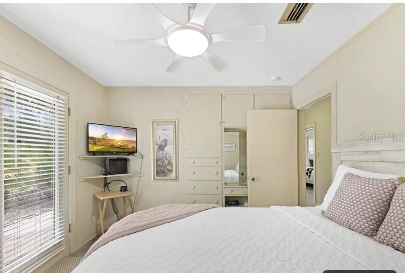 待售: $675,500 (4 贝兹, 2 浴室, 1787 平方英尺)