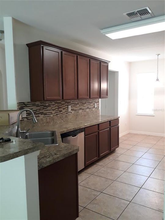 出租: $1,850 (3 贝兹, 2 浴室, 1526 平方英尺)