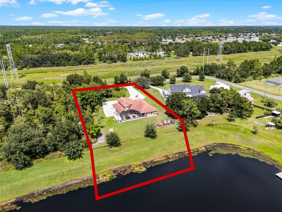 Activo con contrato: $725,000 (5 camas, 4 baños, 3187 Pies cuadrados)