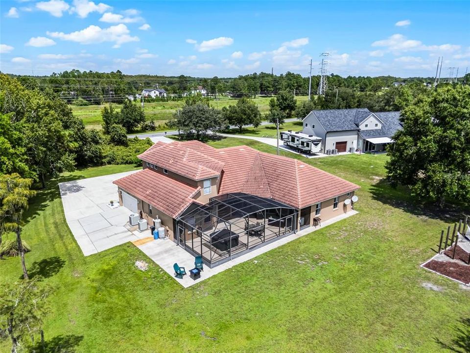 Activo con contrato: $725,000 (5 camas, 4 baños, 3187 Pies cuadrados)