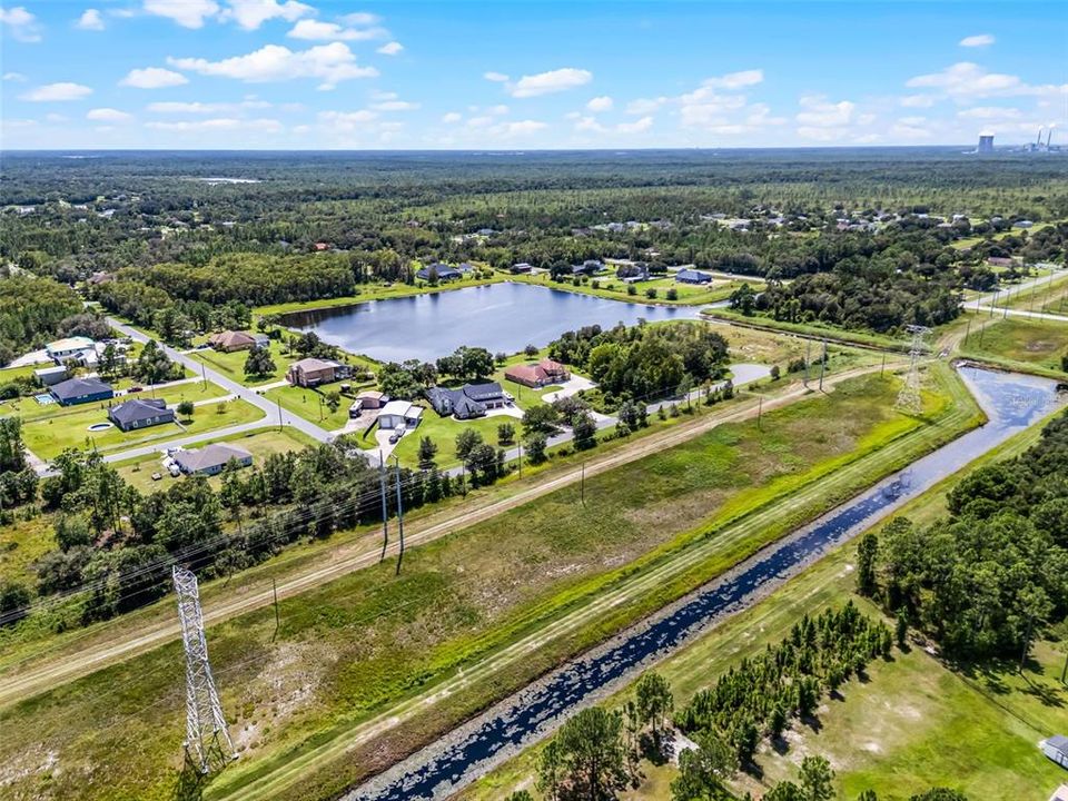 Activo con contrato: $725,000 (5 camas, 4 baños, 3187 Pies cuadrados)