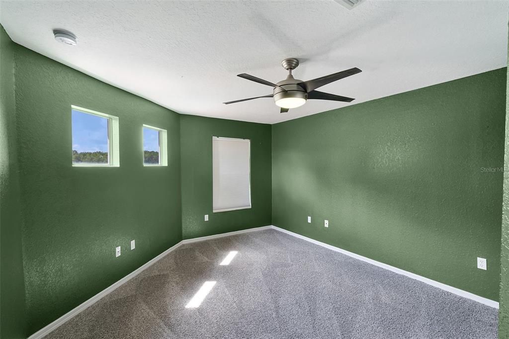 Activo con contrato: $725,000 (5 camas, 4 baños, 3187 Pies cuadrados)