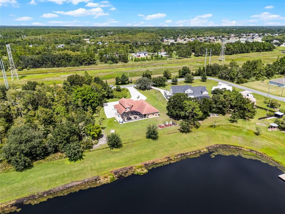 Activo con contrato: $725,000 (5 camas, 4 baños, 3187 Pies cuadrados)