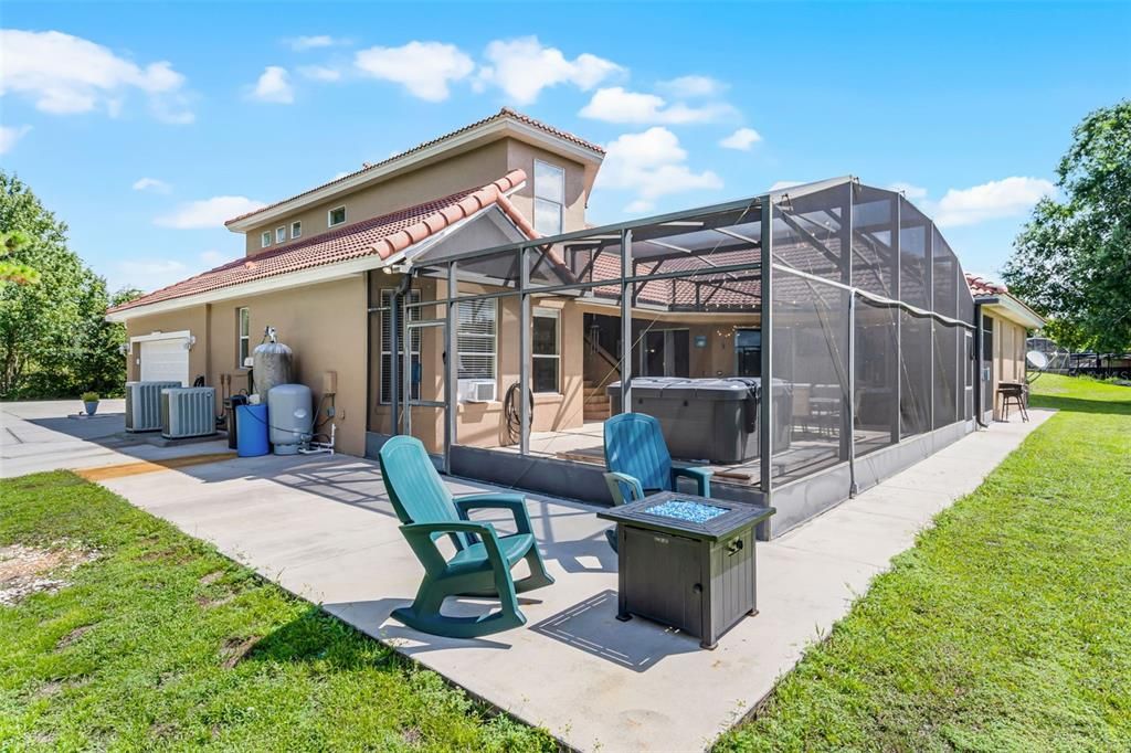 Activo con contrato: $725,000 (5 camas, 4 baños, 3187 Pies cuadrados)