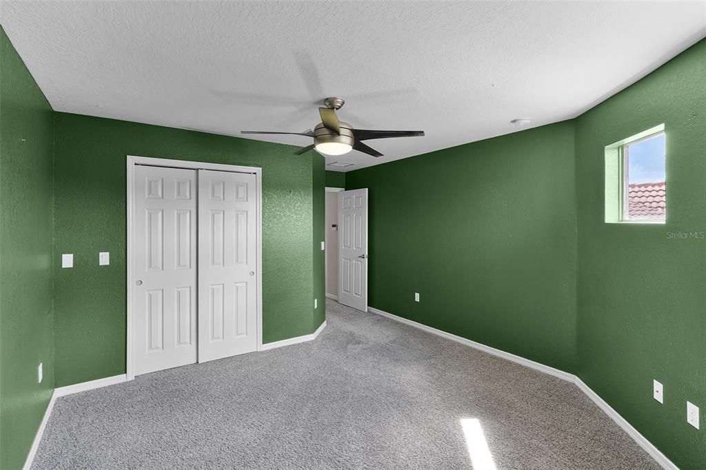 Activo con contrato: $725,000 (5 camas, 4 baños, 3187 Pies cuadrados)