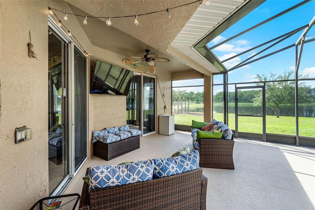 Activo con contrato: $725,000 (5 camas, 4 baños, 3187 Pies cuadrados)